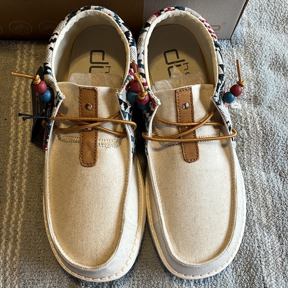 NIB Festival Hey Dude Shoes - Picture 8 of 12